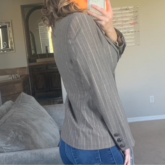 Vintage 90s Escada Wool Pinstriped Gray Tailored
Blazer 36 Small - Picture 3 of 7
